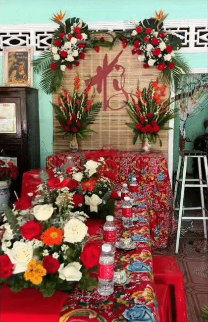 Cô dâu miền Tây tự tay làm cổng cưới, trang trí hoa tươi từ trong ra ngoài: Đẹp mỹ mãn nhưng giá rẻ bất ngờ- Ảnh 8. Cô dâu miền Tây tự tay làm cổng cưới, trang trí hoa tươi từ trong ra ngoài: Đẹp mỹ mãn nhưng giá rẻ bất ngờ- Ảnh 8.