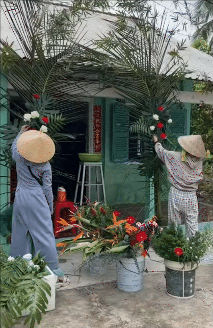 Cô dâu miền Tây tự tay làm cổng cưới, trang trí hoa tươi từ trong ra ngoài: Đẹp mỹ mãn nhưng giá rẻ bất ngờ- Ảnh 3. Cô dâu miền Tây tự tay làm cổng cưới, trang trí hoa tươi từ trong ra ngoài: Đẹp mỹ mãn nhưng giá rẻ bất ngờ- Ảnh 3.