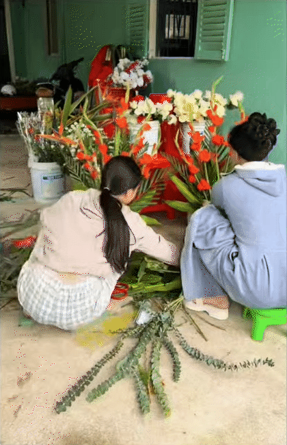 Cô dâu miền Tây tự tay làm cổng cưới, trang trí hoa tươi từ trong ra ngoài: Đẹp mỹ mãn nhưng giá rẻ bất ngờ- Ảnh 6. Cô dâu miền Tây tự tay làm cổng cưới, trang trí hoa tươi từ trong ra ngoài: Đẹp mỹ mãn nhưng giá rẻ bất ngờ- Ảnh 6.