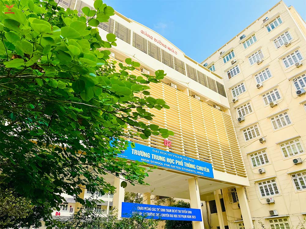 2 trường chuyên đầu tiên công bố tỷ lệ chọi vào lớp 10, gắt nhất 1 em "đấu" với 22 em- Ảnh 2. 2 trường chuyên đầu tiên công bố tỷ lệ chọi vào lớp 10, gắt nhất 1 em "đấu" với 22 em- Ảnh 2.