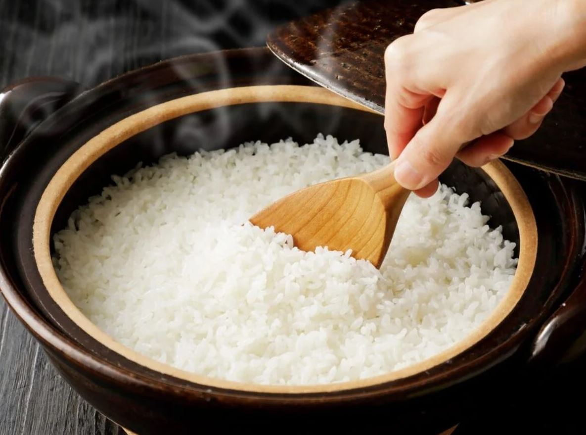 Cảnh báo sai lầm cực nghiêm trọng khi ăn cơm: Có thể gây tử vong!- Ảnh 2. Cảnh báo sai lầm cực nghiêm trọng khi ăn cơm: Có thể gây tử vong!- Ảnh 2.