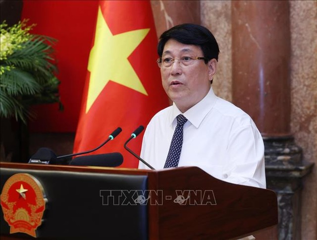 Chủ tịch nước Lương Cường trao quyết định bổ nhiệm 3 Phó Chủ nhiệm Văn phòng Chủ tịch nước- Ảnh 2. Chủ tịch nước Lương Cường trao quyết định bổ nhiệm 3 Phó Chủ nhiệm Văn phòng Chủ tịch nước- Ảnh 2.