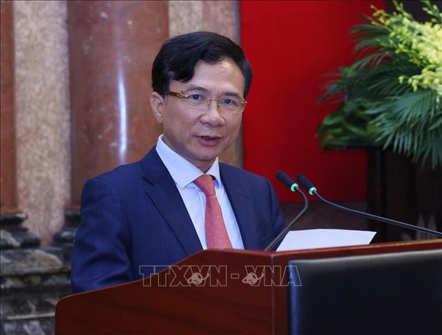 Chủ tịch nước Lương Cường trao quyết định bổ nhiệm 3 Phó Chủ nhiệm Văn phòng Chủ tịch nước- Ảnh 4. Chủ tịch nước Lương Cường trao quyết định bổ nhiệm 3 Phó Chủ nhiệm Văn phòng Chủ tịch nước- Ảnh 4.