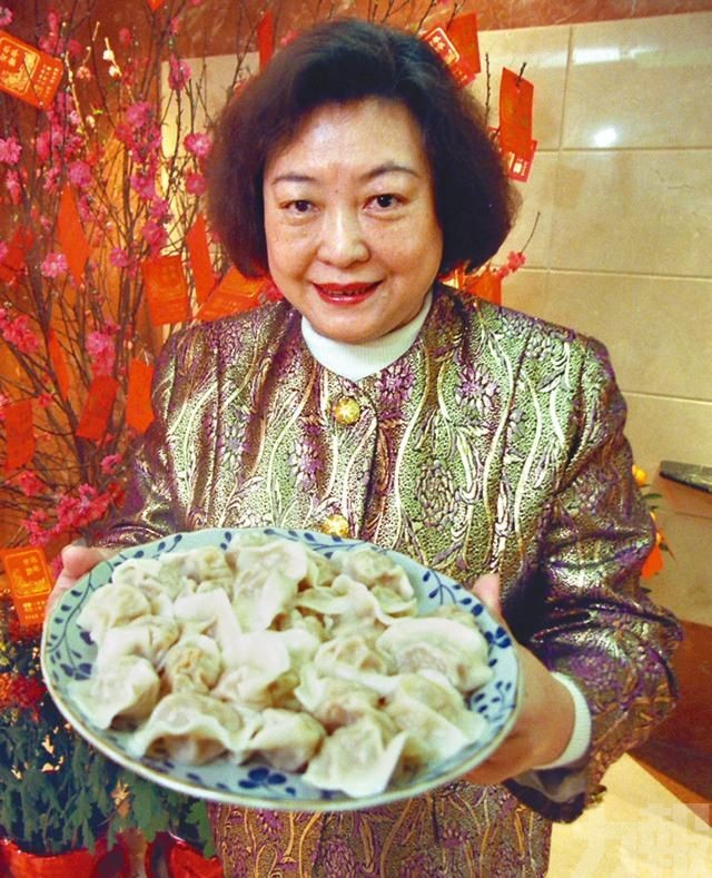 Năm 1977, 1 người phụ nữ tay trắng bị phụ bạc, 20 năm sau, bà khiến chồng cũ "tiếc nuối khôn nguôi": Thành công nhờ 1 quý nhân đặc biệt- Ảnh 4. Năm 1977, 1 người phụ nữ tay trắng bị phụ bạc, 20 năm sau, bà khiến chồng cũ "tiếc nuối khôn nguôi": Thành công nhờ 1 quý nhân đặc biệt- Ảnh 4.
