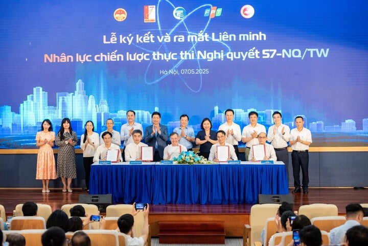 Ông Trương Gia Bình: Không đào tạo được nhân lực AI, sẽ đứng ngoài cuộc chơi công nghệ- Ảnh 3. Ông Trương Gia Bình: Không đào tạo được nhân lực AI, sẽ đứng ngoài cuộc chơi công nghệ- Ảnh 3.