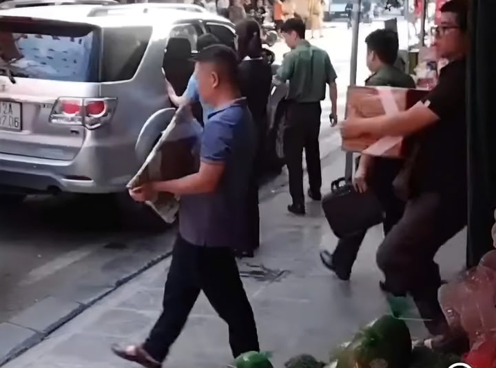 Tikoker Lê Việt Hùng vừa bị bắt là ai?- Ảnh 1. Tikoker Lê Việt Hùng vừa bị bắt là ai?- Ảnh 1.