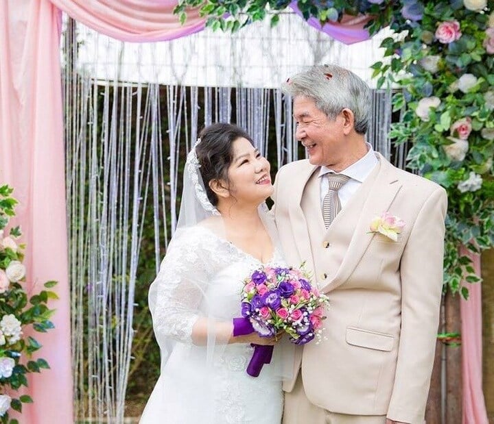 Cuộc sống vợ chồng viên mãn của nam nghệ sĩ Việt với vợ hơn 6 tuổi, có 2 con riêng- Ảnh 2. Cuộc sống vợ chồng viên mãn của nam nghệ sĩ Việt với vợ hơn 6 tuổi, có 2 con riêng- Ảnh 2.