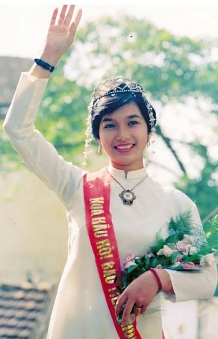 "Hoa hậu lùn nhất Việt Nam" rút lui khỏi showbiz hậu lấy chồng Tiến sĩ, biệt thự trải dài khắp cả nước- Ảnh 1. "Hoa hậu lùn nhất Việt Nam" rút lui khỏi showbiz hậu lấy chồng Tiến sĩ, biệt thự trải dài khắp cả nước- Ảnh 1.