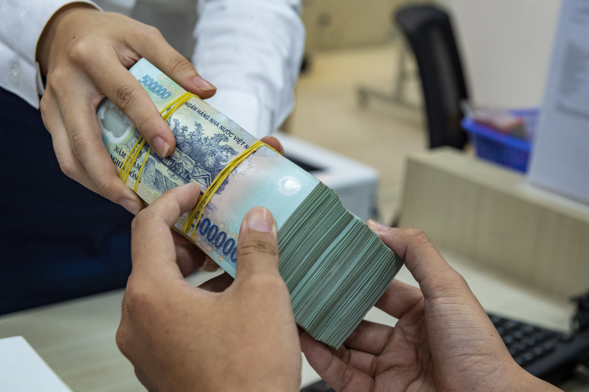 Cổ đông ngân hàng chú ý: 3 ngân hàng sẽ lăn chốt trả cổ tức tiền mặt vào 2 tuần tới- Ảnh 1. Cổ đông ngân hàng chú ý: 3 ngân hàng sẽ lăn chốt trả cổ tức tiền mặt vào 2 tuần tới- Ảnh 1.