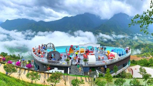 Phá dỡ Vườn Vô Cực từng được coi là điểm ‘sống ảo’ bậc nhất miền Bắc- Ảnh 3. Phá dỡ Vườn Vô Cực từng được coi là điểm ‘sống ảo’ bậc nhất miền Bắc- Ảnh 3.