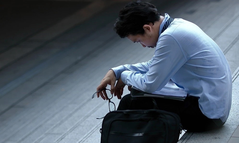 Đừng oán hận tại sao chăm chỉ mà vẫn không thoát NGHÈO, 5 lối tư duy này đang “ghìm chặt”con người trong cảnh túng thiếu!- Ảnh 2.