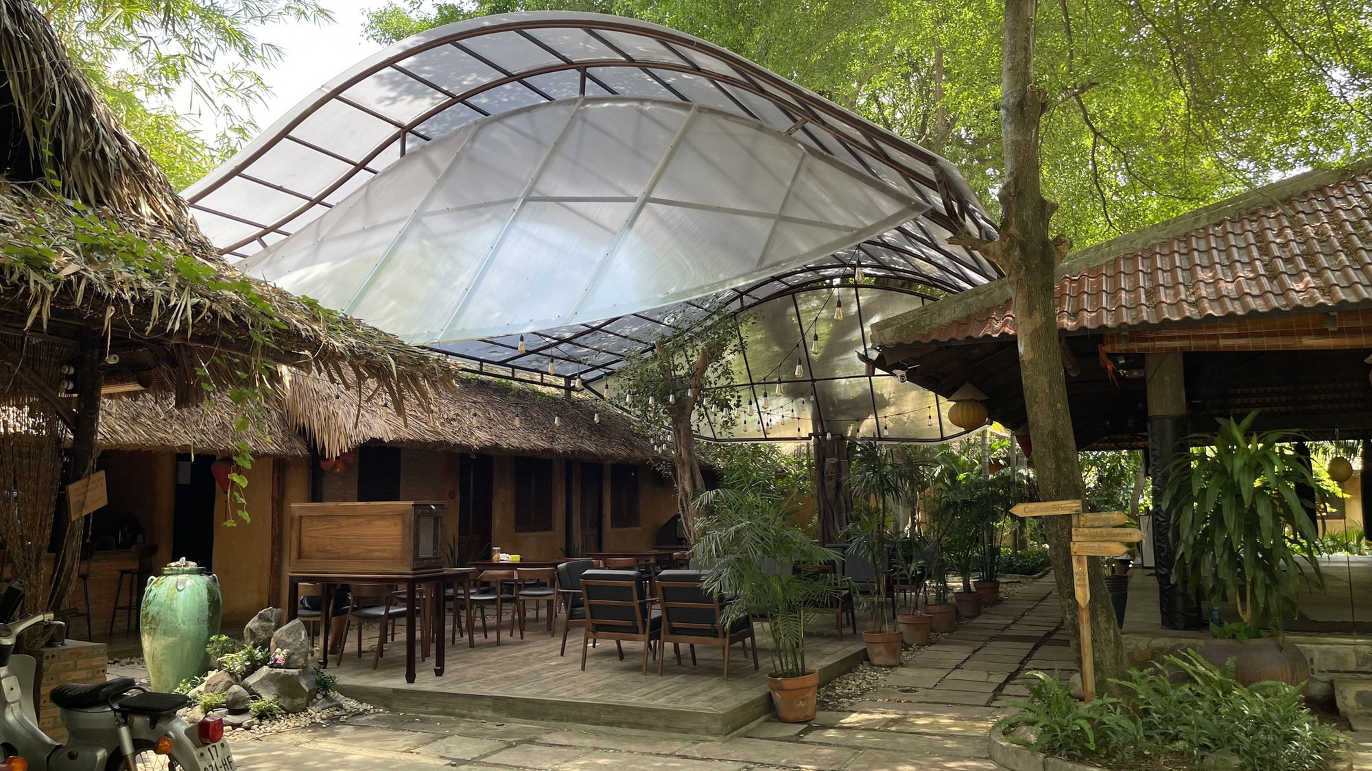 Nam nghệ sĩ sở hữu nhà 1.800m2 ở Nhà Bè, vừa ở, vừa làm võ đường, yêu 1 mỹ nhân Việt 10 năm không cưới- Ảnh 3. Nam nghệ sĩ sở hữu nhà 1.800m2 ở Nhà Bè, vừa ở, vừa làm võ đường, yêu 1 mỹ nhân Việt 10 năm không cưới- Ảnh 3.