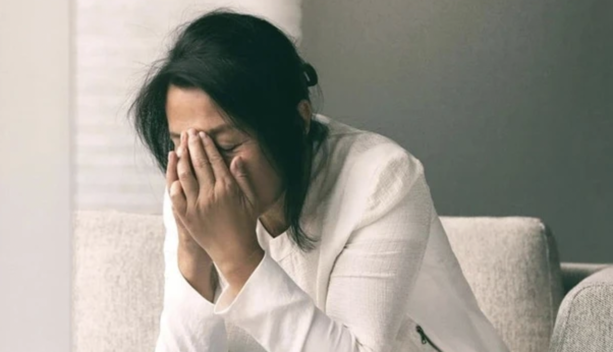 Đóng 1 tỷ tiền bảo hiểm suốt 10 năm, đến hạn rút tiền thì nhân viên thông báo: Chị phải đợi 65 năm nữa- Ảnh 1. Đóng 1 tỷ tiền bảo hiểm suốt 10 năm, đến hạn rút tiền thì nhân viên thông báo: Chị phải đợi 65 năm nữa- Ảnh 1.