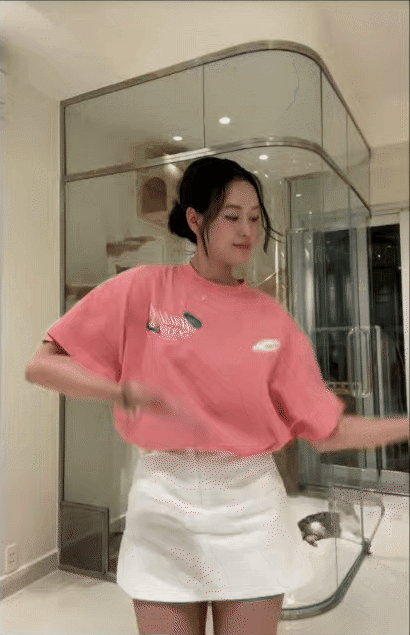 Ái nữ nhà quan trong "Thám tử Kiên": Nổi tiếng mê mèo, xây cả "villa" đầy đủ tiện nghi cho mèo- Ảnh 7. Ái nữ nhà quan trong "Thám tử Kiên": Nổi tiếng mê mèo, xây cả "villa" đầy đủ tiện nghi cho mèo- Ảnh 7.