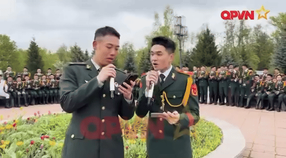 Khi các quân nhân Việt Nam “thoát vai”: Đồng ca hit quốc dân của 1 Anh Trai, san phẳng sân khấu với màn dancesport cực nghệ- Ảnh 2. Khi các quân nhân Việt Nam “thoát vai”: Đồng ca hit quốc dân của 1 Anh Trai, san phẳng sân khấu với màn dancesport cực nghệ- Ảnh 2.