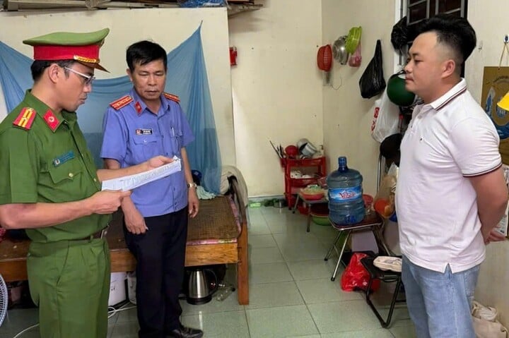 Nói dối cần vay tiền đáo hạn ngân hàng, nam thanh niên chiếm đoạt 3,7 tỷ đồng- Ảnh 1. Nói dối cần vay tiền đáo hạn ngân hàng, nam thanh niên chiếm đoạt 3,7 tỷ đồng- Ảnh 1.