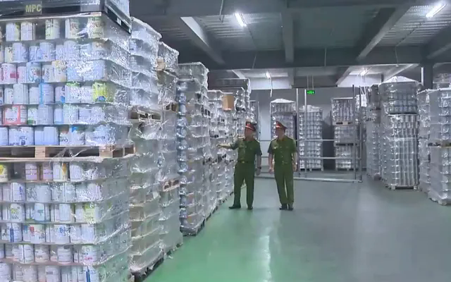 Sữa giả, thuốc giả, mỹ phẩm giả... nhưng ung thư là thật: Vì sao người tiêu dùng dễ "sập bẫy", bạn hoàn toàn có thể là nạn nhân tiếp theo- Ảnh 2. Sữa giả, thuốc giả, mỹ phẩm giả... nhưng ung thư là thật: Vì sao người tiêu dùng dễ "sập bẫy", bạn hoàn toàn có thể là nạn nhân tiếp theo- Ảnh 2.