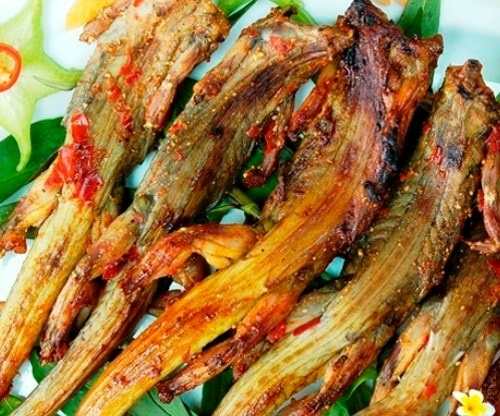 Khách Tây chấm điểm 10 cho đặc sản độc lạ của Việt Nam: Nhìn sợ hết hồn nhưng ăn thì ngon- Ảnh 6. Khách Tây chấm điểm 10 cho đặc sản độc lạ của Việt Nam: Nhìn sợ hết hồn nhưng ăn thì ngon- Ảnh 6.