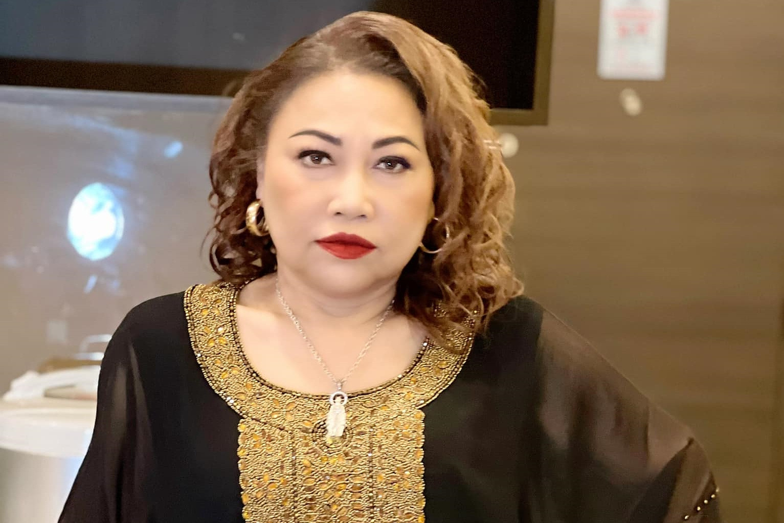 Một giám đốc người Nhật xin lỗi Siu Black: "Tôi xin lỗi vì đã coi thường cô"- Ảnh 2. Một giám đốc người Nhật xin lỗi Siu Black: "Tôi xin lỗi vì đã coi thường cô"- Ảnh 2.