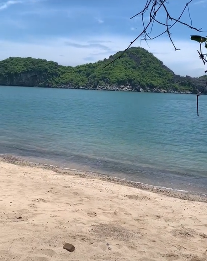 Bãi biển ở Cát Bà được mệnh danh là "thiên đường bí mật", nhiều người bất ngờ vì chưa từng nghe tên- Ảnh 8. Bãi biển ở Cát Bà được mệnh danh là "thiên đường bí mật", nhiều người bất ngờ vì chưa từng nghe tên- Ảnh 8.