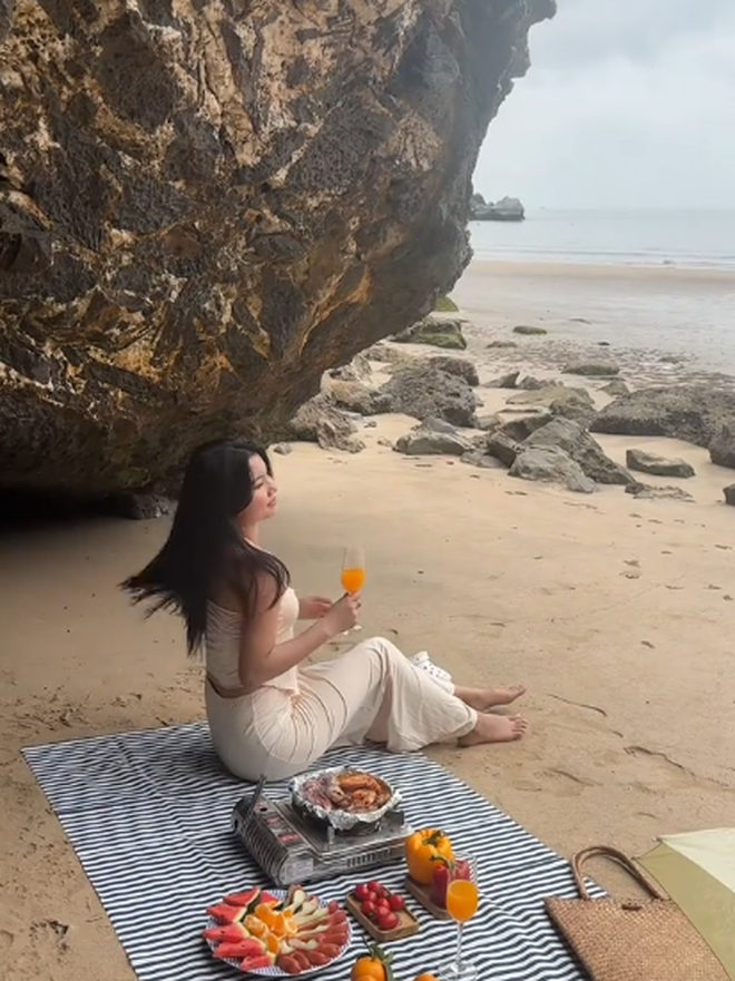 Bãi biển ở Cát Bà được mệnh danh là "thiên đường bí mật", nhiều người bất ngờ vì chưa từng nghe tên- Ảnh 9. Bãi biển ở Cát Bà được mệnh danh là "thiên đường bí mật", nhiều người bất ngờ vì chưa từng nghe tên- Ảnh 9.