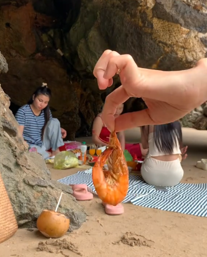 Bãi biển ở Cát Bà được mệnh danh là "thiên đường bí mật", nhiều người bất ngờ vì chưa từng nghe tên- Ảnh 10. Bãi biển ở Cát Bà được mệnh danh là "thiên đường bí mật", nhiều người bất ngờ vì chưa từng nghe tên- Ảnh 10.