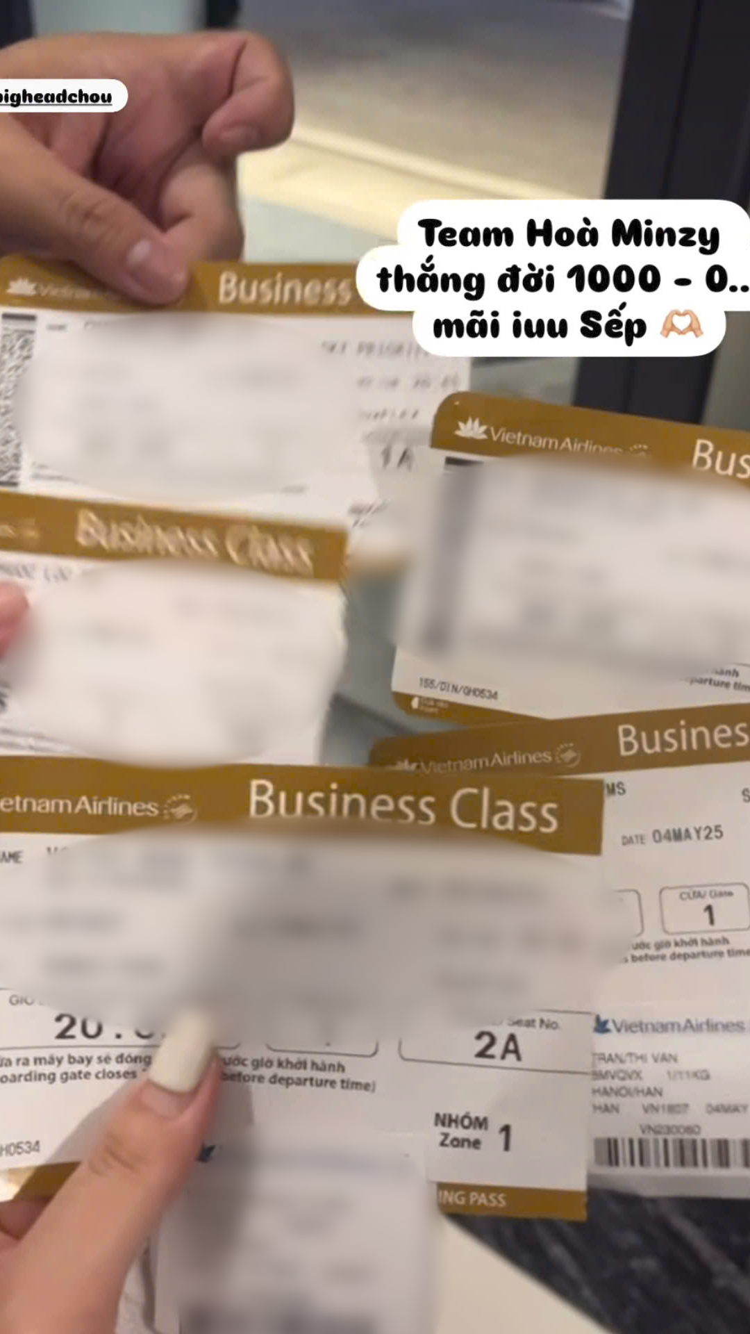 Bức hình flex độ giàu có của Hoà Minzy- Ảnh 1. Bức hình flex độ giàu có của Hoà Minzy- Ảnh 1.