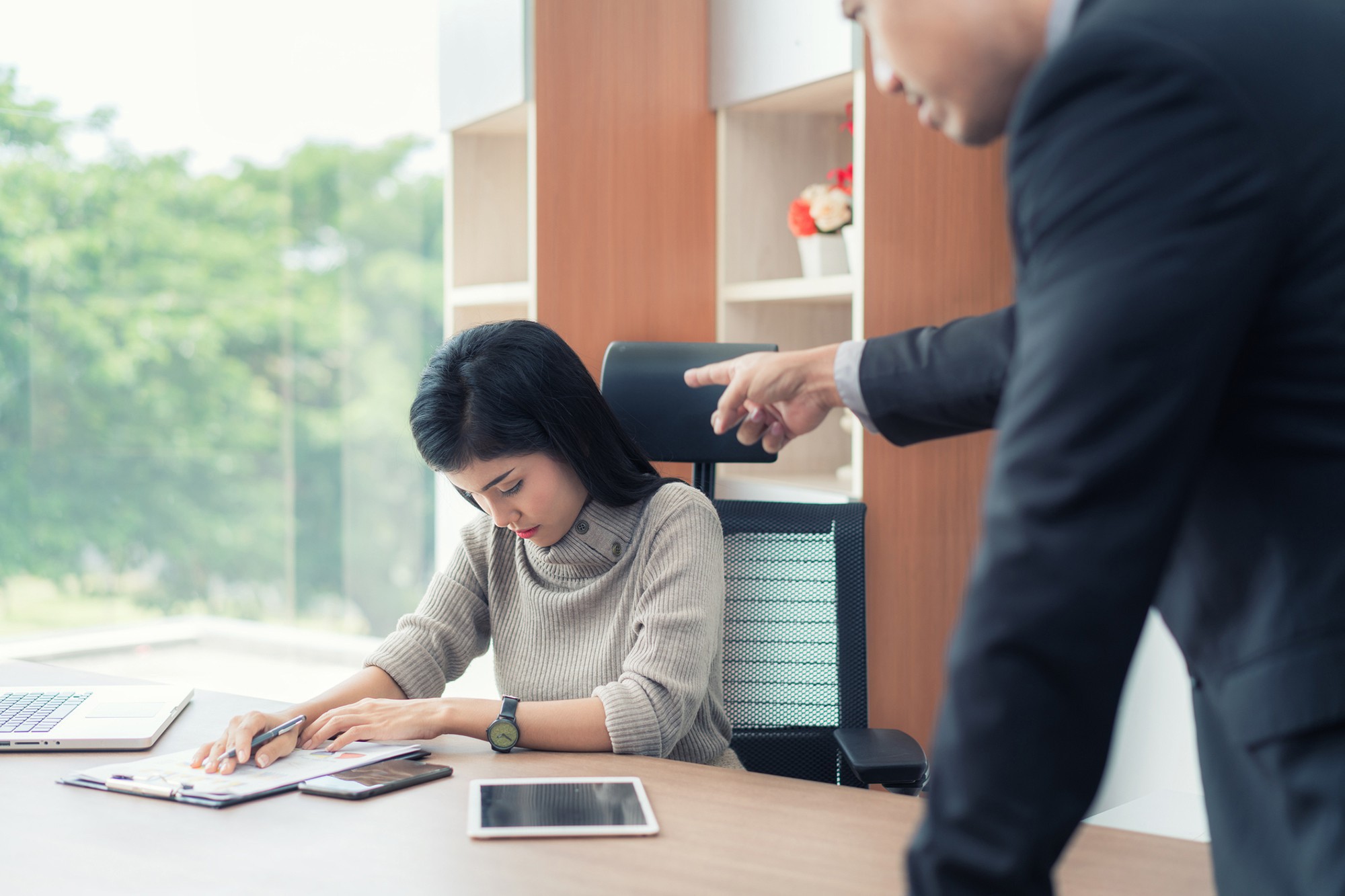 Không phải lười biếng hay thiếu năng lực, đây mới là 3 kiểu nhân viên dễ bị SA THẢI nhất, sự tồn tại của họ không khác gì “cái gai” trong mắt lãnh đạo- Ảnh 2. Không phải lười biếng hay thiếu năng lực, đây mới là 3 kiểu nhân viên dễ bị SA THẢI nhất, sự tồn tại của họ không khác gì “cái gai” trong mắt lãnh đạo- Ảnh 2.