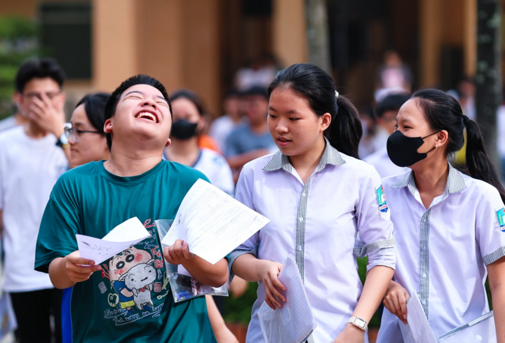'Đừng thần thánh hoá IELTS để xét tuyển, giỏi ngoại ngữ không chắc giỏi các môn'- Ảnh 2. 'Đừng thần thánh hoá IELTS để xét tuyển, giỏi ngoại ngữ không chắc giỏi các môn'- Ảnh 2.