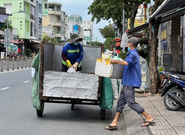Chi tiết mức thu tiền rác mới theo kg và khu vực ở TP.HCM từ 1/6- Ảnh 1. Chi tiết mức thu tiền rác mới theo kg và khu vực ở TP.HCM từ 1/6- Ảnh 1.