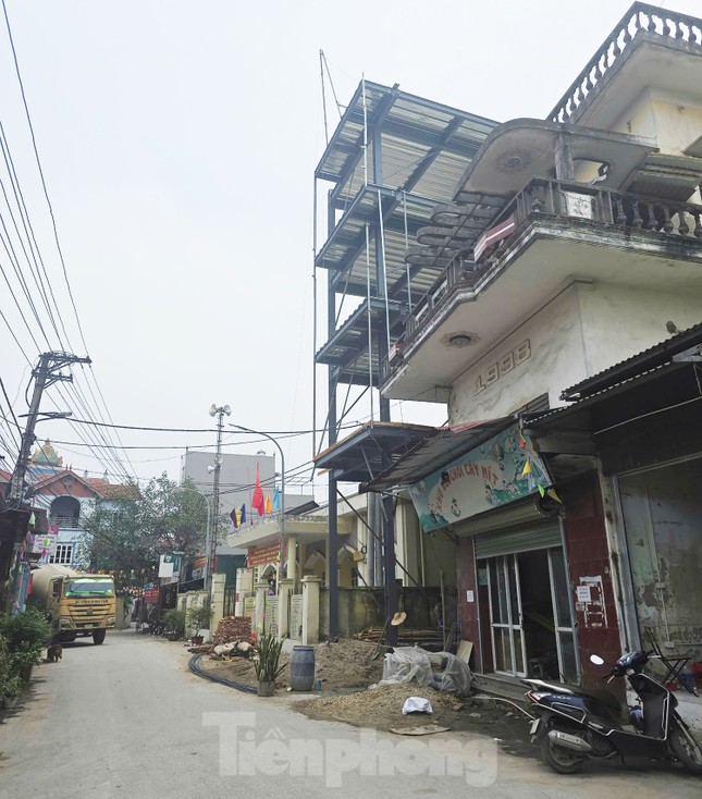 Hà Nội: Tình trạng đất công bị lấn chiếm diễn biến phức tạp- Ảnh 1. Hà Nội: Tình trạng đất công bị lấn chiếm diễn biến phức tạp- Ảnh 1.