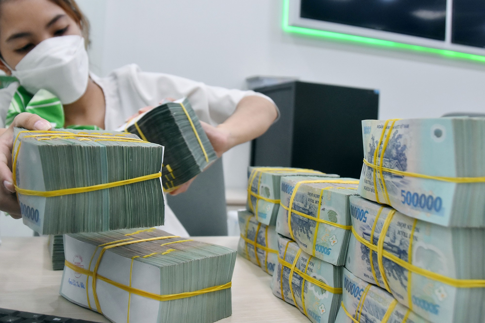 Kỳ vọng nợ xấu ngân hàng giảm mạnh sau khi luật hoá Nghị quyết 42- Ảnh 1. Kỳ vọng nợ xấu ngân hàng giảm mạnh sau khi luật hoá Nghị quyết 42- Ảnh 1.