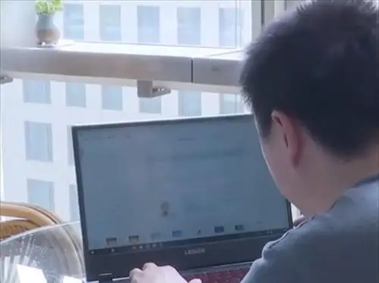 Nhiều lần vay thấu chi bằng tài khoản tiết kiệm chỉ 180.000 đồng, người đàn ông “kiếm lời” hơn 108 tỷ: Ngân hàng phát hiện lập tức báo cảnh sát- Ảnh 1.