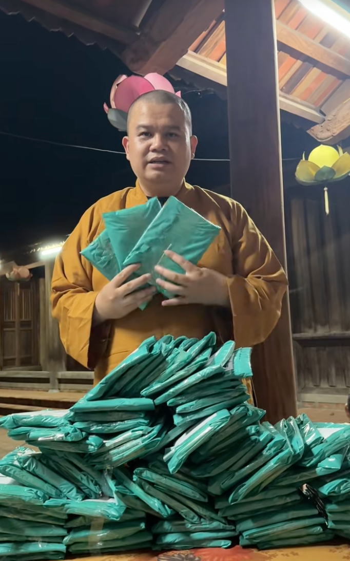 Sư thầy livestream bán hàng nổi tiếng tự "sao kê" tài khoản có hơn 3,5 tỷ, tuyên bố ngừng làm 1 việc- Ảnh 2. Sư thầy livestream bán hàng nổi tiếng tự "sao kê" tài khoản có hơn 3,5 tỷ, tuyên bố ngừng làm 1 việc- Ảnh 2.