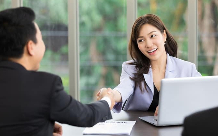 Nhà tuyển dụng hỏi: “Làm sao đưa 100 con cừu qua sông trong 3 lần với số cừu bằng nhau?”, người EQ cao trả lời khôn ngoan, ghi điểm tuyệt đối!- Ảnh 3. Nhà tuyển dụng hỏi: “Làm sao đưa 100 con cừu qua sông trong 3 lần với số cừu bằng nhau?”, người EQ cao trả lời khôn ngoan, ghi điểm tuyệt đối!- Ảnh 3.