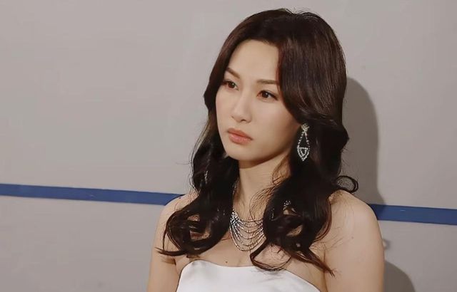 1 Hoa hậu đột ngột “bốc hơi” khỏi showbiz suốt 6 năm, đồng nghiệp phát hoảng tìm kiếm tới giờ vẫn không ra!- Ảnh 2. 1 Hoa hậu đột ngột “bốc hơi” khỏi showbiz suốt 6 năm, đồng nghiệp phát hoảng tìm kiếm tới giờ vẫn không ra!- Ảnh 2.