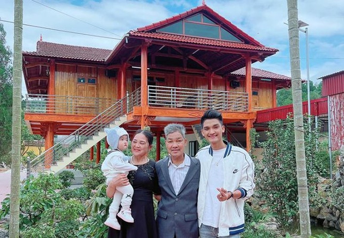 Nam diễn viên quê Hải Dương thuê biệt thự 50 tỷ để ở: Tài sản siêu khủng, hôn nhân viên mãn- Ảnh 5. Nam diễn viên quê Hải Dương thuê biệt thự 50 tỷ để ở: Tài sản siêu khủng, hôn nhân viên mãn- Ảnh 5.