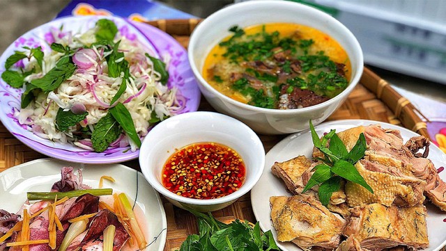Không phải phở và bún bò Huế, món ăn 30.000 đồng/bát này mới là hương vị Việt lọt top ngon nhất thế giới- Ảnh 4. Không phải phở và bún bò Huế, món ăn 30.000 đồng/bát này mới là hương vị Việt lọt top ngon nhất thế giới- Ảnh 4.