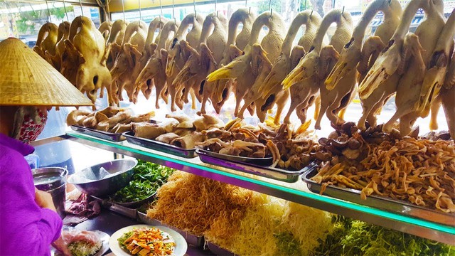 Không phải phở và bún bò Huế, món ăn 30.000 đồng/bát này mới là hương vị Việt lọt top ngon nhất thế giới- Ảnh 6. Không phải phở và bún bò Huế, món ăn 30.000 đồng/bát này mới là hương vị Việt lọt top ngon nhất thế giới- Ảnh 6.