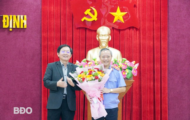 Công bố quyết định của Ban Bí thư về công tác cán bộ tại 3 tỉnh- Ảnh 1. Công bố quyết định của Ban Bí thư về công tác cán bộ tại 3 tỉnh- Ảnh 1.