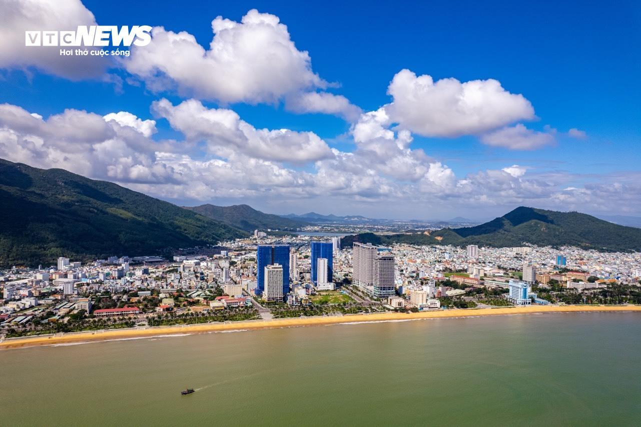 Những cung đường ven biển đẹp như tranh vẽ tại Bình Định - Ảnh 10. Những cung đường ven biển đẹp như tranh vẽ tại Bình Định - Ảnh 10.