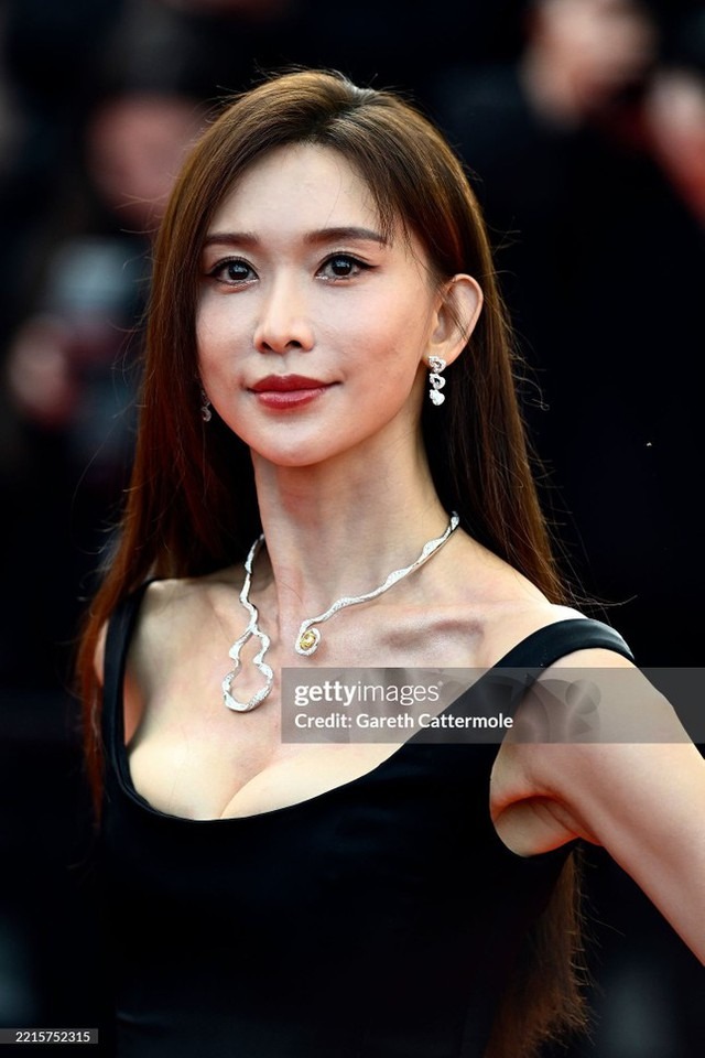 Mỹ nhân được khao khát nhất showbiz đổ vỡ với chồng ca sĩ, nhan sắc tàn tạ gây sốc vì bị bạo hành nhiều năm?- Ảnh 4. Mỹ nhân được khao khát nhất showbiz đổ vỡ với chồng ca sĩ, nhan sắc tàn tạ gây sốc vì bị bạo hành nhiều năm?- Ảnh 4.