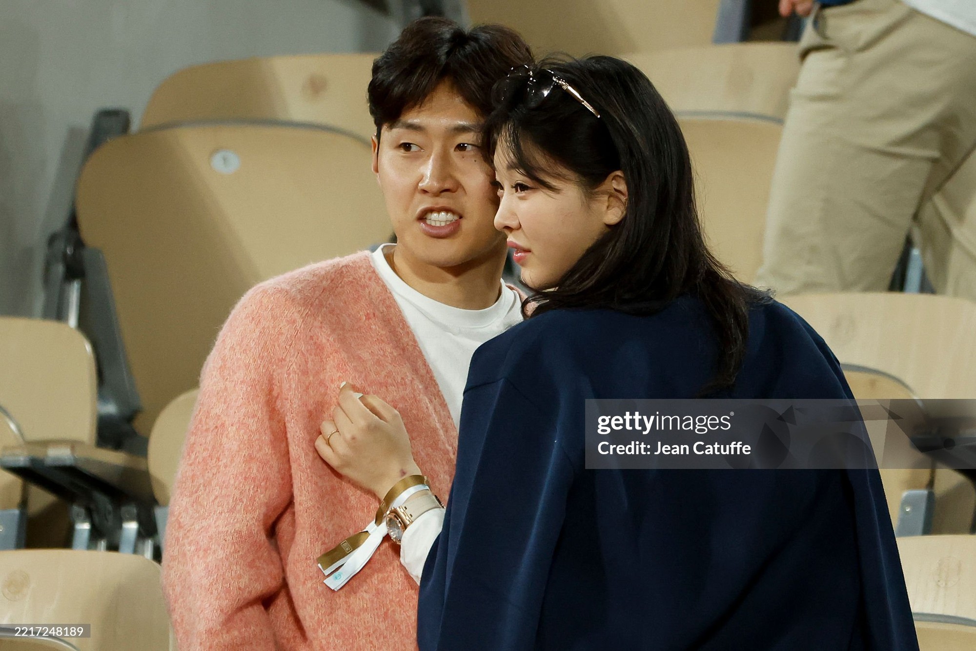 Cầu thủ triệu fan đeo huy chương vô địch Champions League cho bạn gái tiểu thư tài phiệt siêu giàu, visual couple gây sốt!- Ảnh 6. Cầu thủ triệu fan đeo huy chương vô địch Champions League cho bạn gái tiểu thư tài phiệt siêu giàu, visual couple gây sốt!- Ảnh 6.
