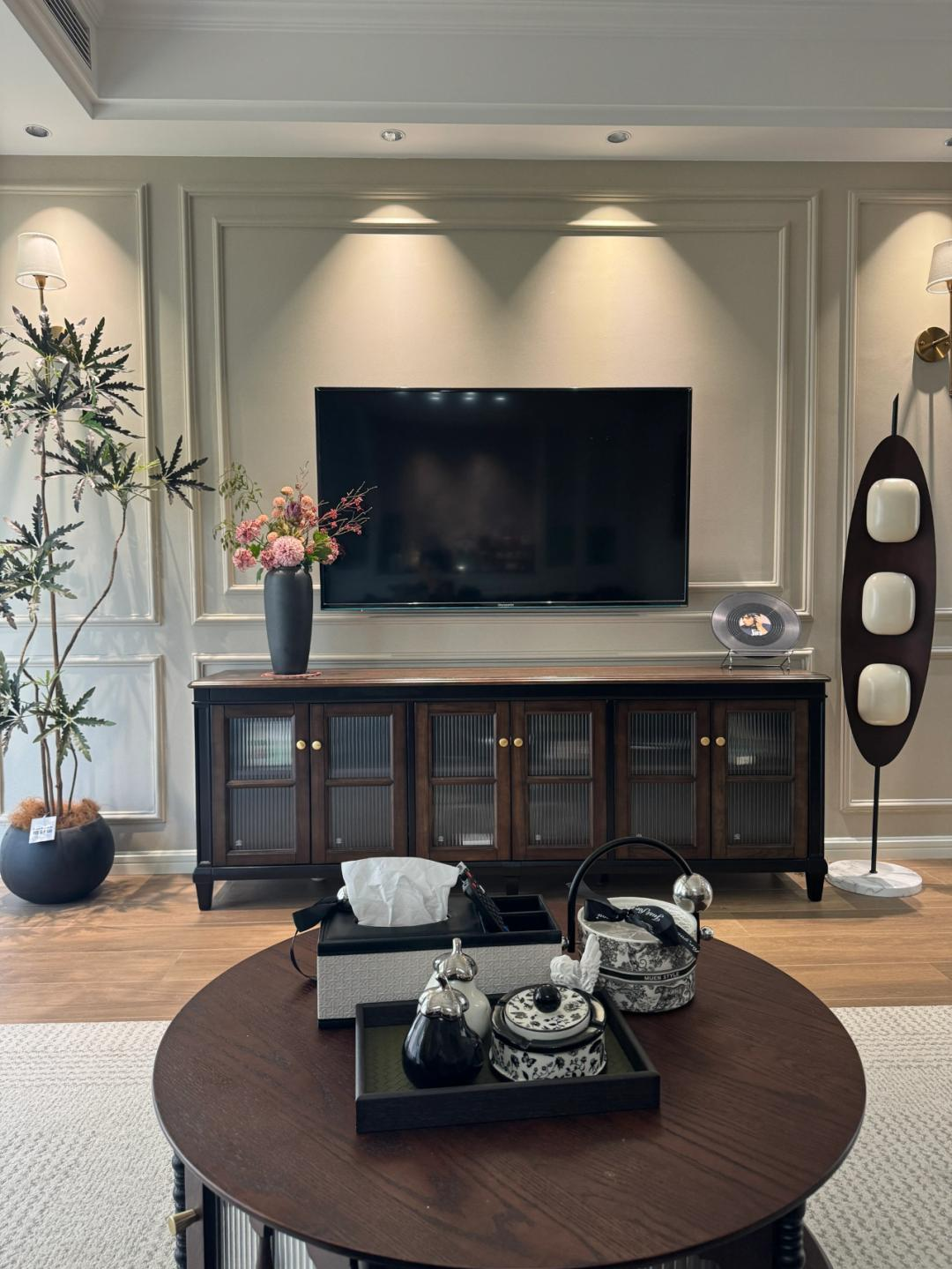 Sống một mình trong căn hộ 101m² suốt 5 năm, người phụ nữ khiến ai cũng bất ngờ vì nhà sạch như mới- Ảnh 3.