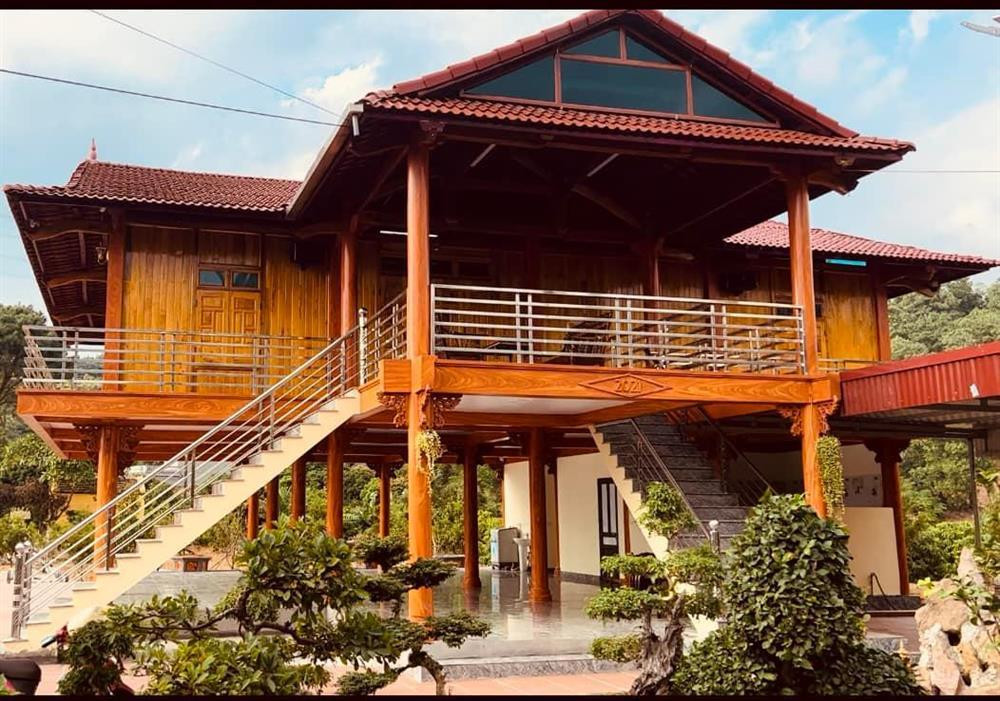 Nam diễn viên quê Hải Dương thuê biệt thự 50 tỷ để ở: Tài sản siêu khủng, hôn nhân viên mãn- Ảnh 3. Nam diễn viên quê Hải Dương thuê biệt thự 50 tỷ để ở: Tài sản siêu khủng, hôn nhân viên mãn- Ảnh 3.