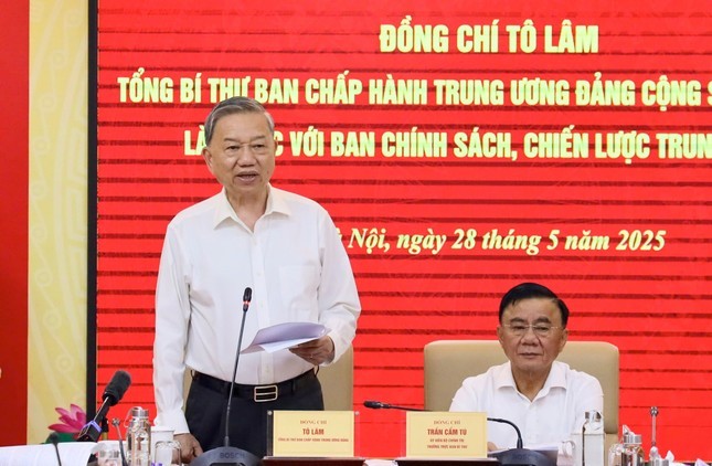 Loạt doanh nghiệp vàng dính sai phạm; lùm xùm C.P. Việt Nam bán 'thịt bẩn'- Ảnh 1. Loạt doanh nghiệp vàng dính sai phạm; lùm xùm C.P. Việt Nam bán 'thịt bẩn'- Ảnh 1.