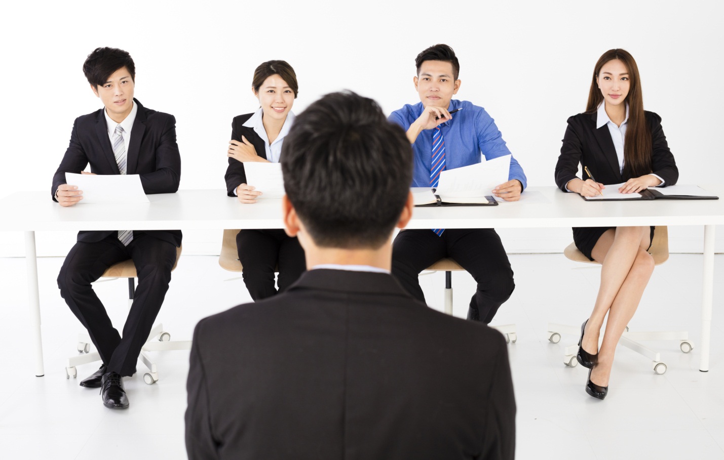 Nhà tuyển dụng hỏi: “Làm sao đưa 100 con cừu qua sông trong 3 lần với số cừu bằng nhau?”, người EQ cao trả lời khôn ngoan, ghi điểm tuyệt đối!- Ảnh 1. Nhà tuyển dụng hỏi: “Làm sao đưa 100 con cừu qua sông trong 3 lần với số cừu bằng nhau?”, người EQ cao trả lời khôn ngoan, ghi điểm tuyệt đối!- Ảnh 1.