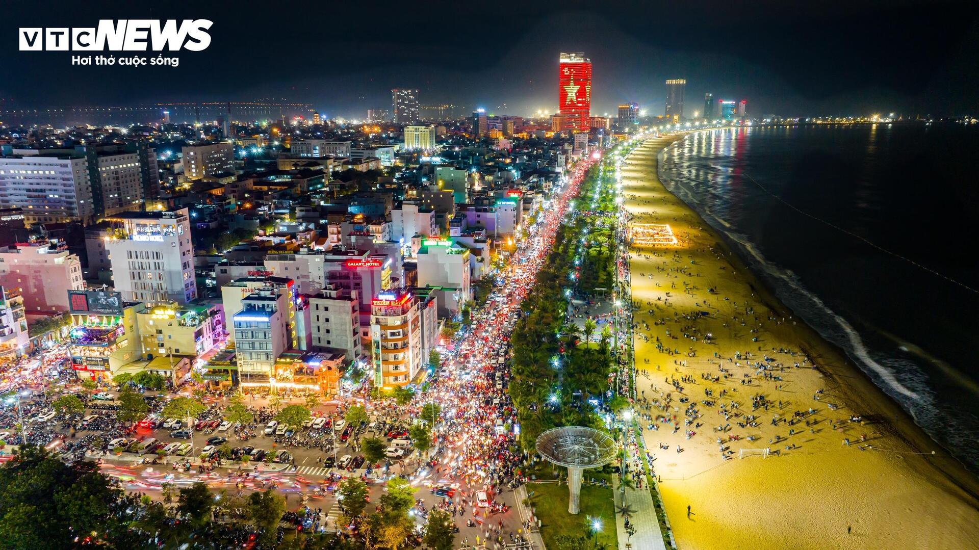 Những cung đường ven biển đẹp như tranh vẽ tại Bình Định - Ảnh 12. Những cung đường ven biển đẹp như tranh vẽ tại Bình Định - Ảnh 12.