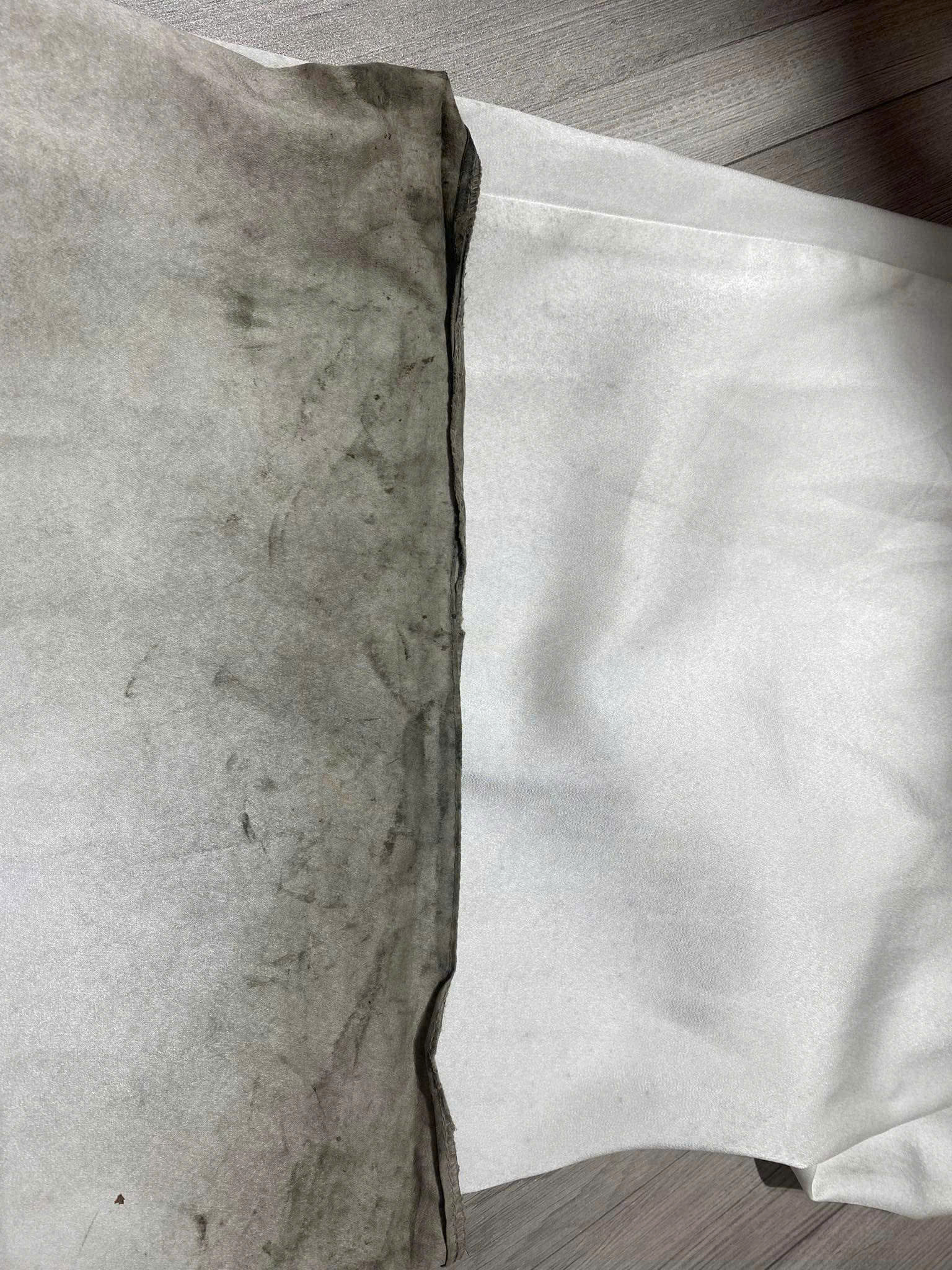 "Sống trong nhung lụa" vẫn “sốc” khi nhận về một chiếc áo rách gấu- Ảnh 3. "Sống trong nhung lụa" vẫn “sốc” khi nhận về một chiếc áo rách gấu- Ảnh 3.