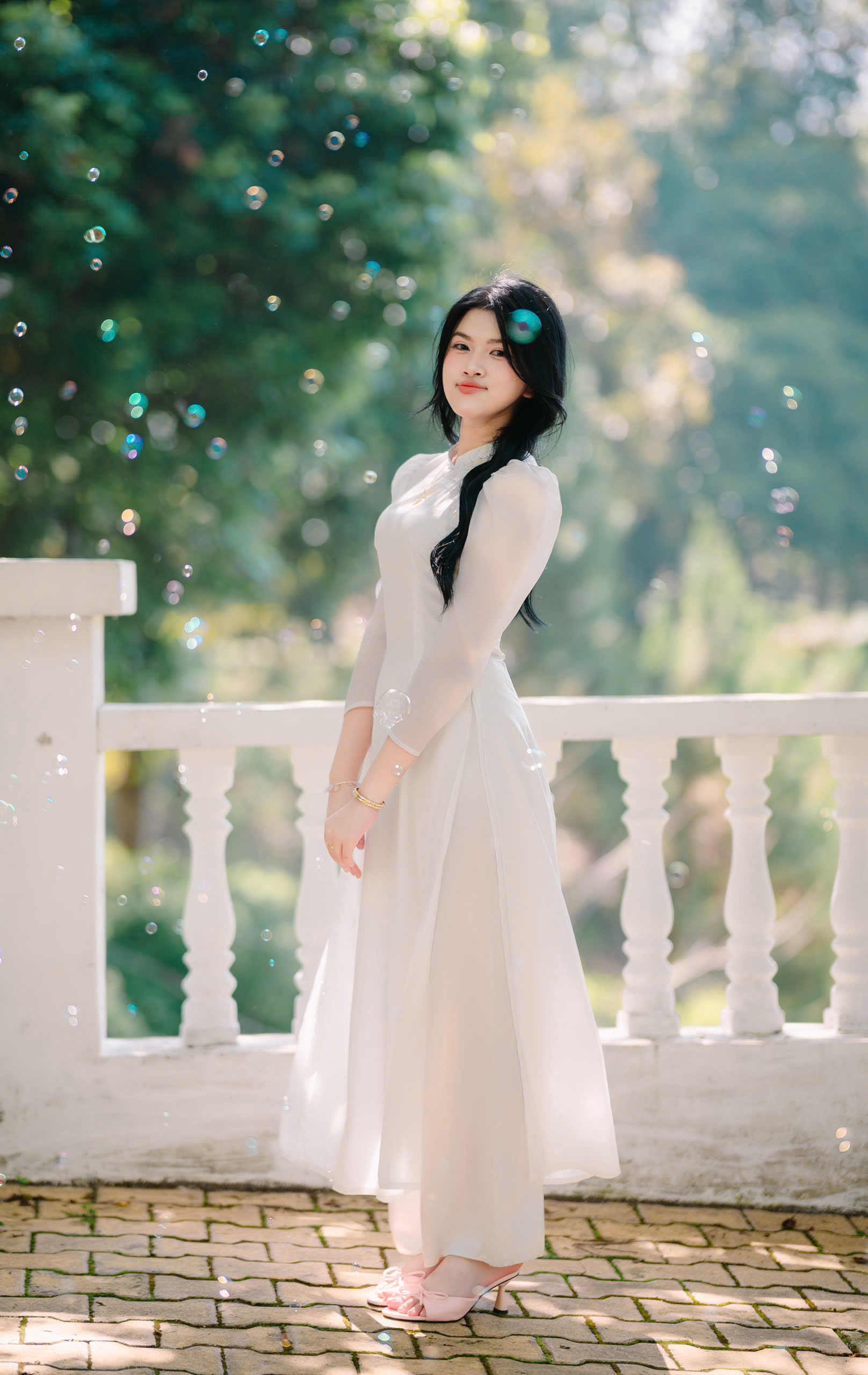 "Sống trong nhung lụa" vẫn “sốc” khi nhận về một chiếc áo rách gấu- Ảnh 6. "Sống trong nhung lụa" vẫn “sốc” khi nhận về một chiếc áo rách gấu- Ảnh 6.